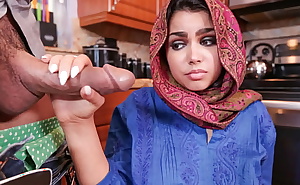 Perv Guy Helps Makes Hijab Teen Feel at Home - Hijablust