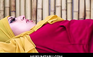 MuslimTabu  -  Hijab Dick Fixing Nurse