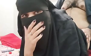 Pakistani Stepmom In Hijaab Sex With Her Stepson