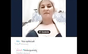 Webcam rusa madura milf con un hermoso coño y unas ricas tetas en llamada