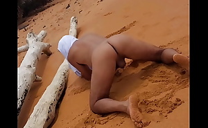 Ladypamela Travesti Latina pelada na praia que bunda gostosa doida para fuder