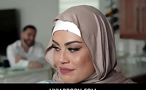 HyjabPorn  -   A Premium Hijab Cleaning Veronica Valentine , Peter Green