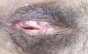 After the beach, the owner of the hotel licks my hairy pussy, look how excited I am