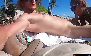 Beach fuck in public with his sexy amateur Thai girlfriend who loved it