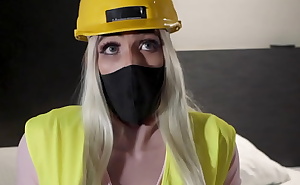Construction TS whore drilling her ass