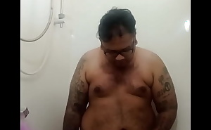 Vaibhav Pisses In The Shower