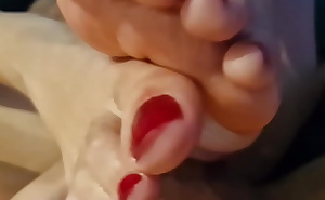 French tinder slut gives awesome footjob after just meeting