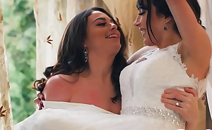 Tranny Ariel Demure fucks her cisgender bride Sophia Burns during their first night as a newly married couple!