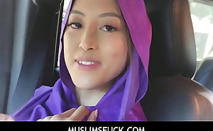 MuslimsFuck  -  Asian Muslim girl Alexia Anders Blows Her BF in Car