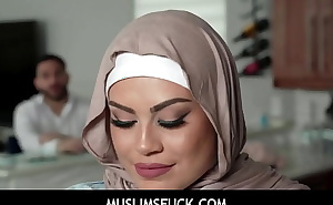 MuslimsFuck  - A Premium Hijab Cleaning Veronica Valentine , Peter Green