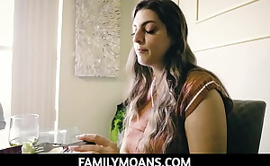 FamilyMoans -  Things My Sorority Taught Me - Roxanne , Binky Beaz