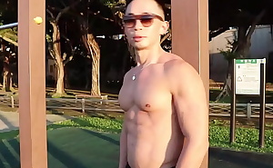 Fit muscle guys outdoors exercises and shows his ripped body!