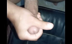 ouss young arab horny I jerk off all over the chair with my big cum