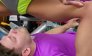 Gym babe tasting personal trainers dick