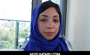 MuslimTabu-Stupid Hijab Girl Manipulated By Her Family Doctor