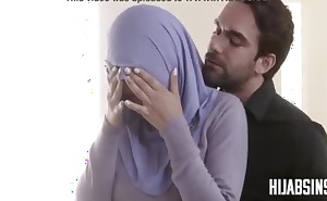 Get hitched In Hijab Fucks FBI Agent Thither Save Husband